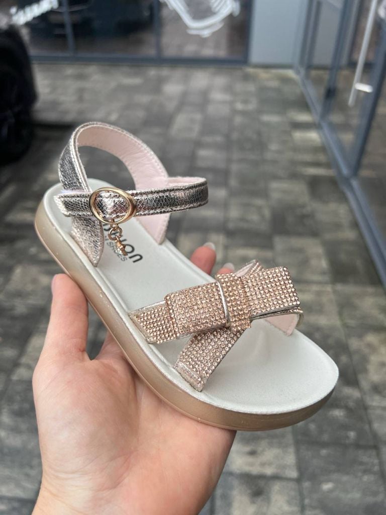 Взуття босоніжки 27-32 30(р)