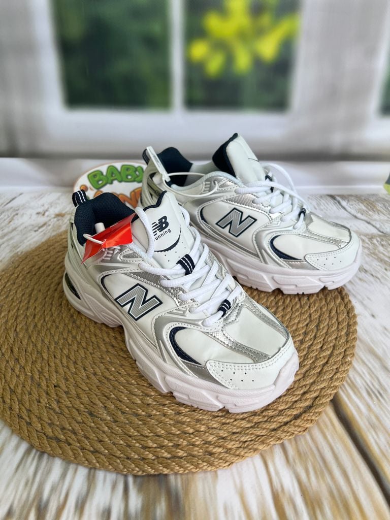 Взуття 33-38 шкіра W-530-11 Apawwa Угорщина