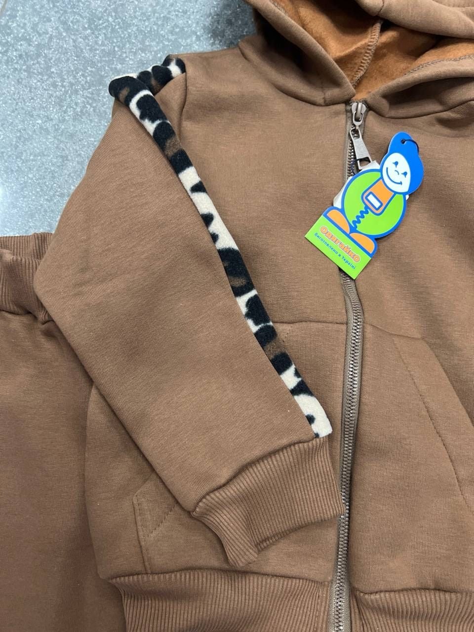 Костюм 555469 кориичневий 116(р)