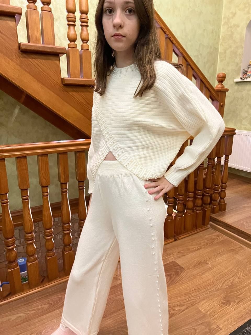 Костюм з перлинами молочний 140(р)
