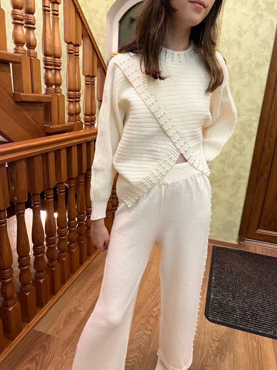 Костюм з перлинами молочний 140(р)