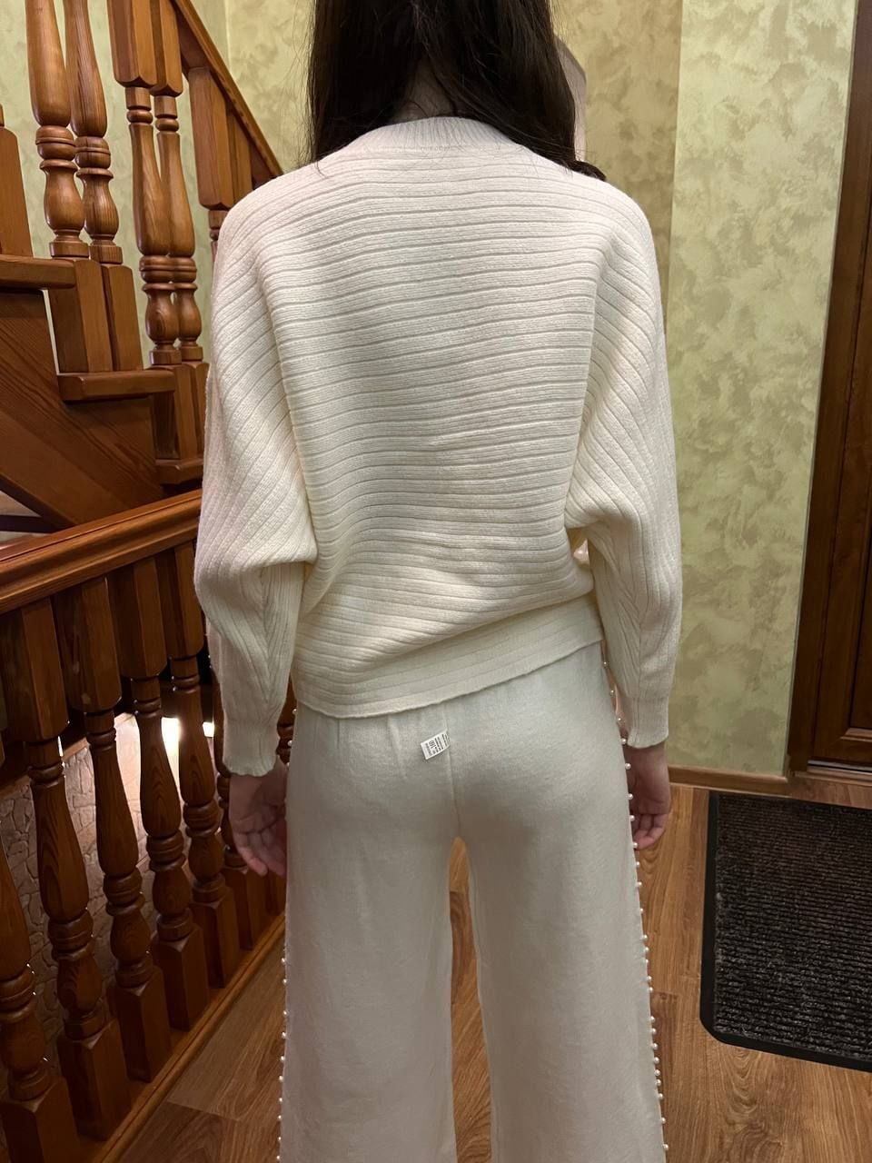 Костюм з перлинами молочний 140(р)