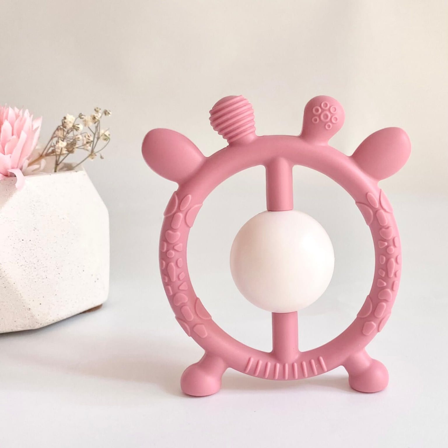 Брязкальце Силіконове з шариком рожевий