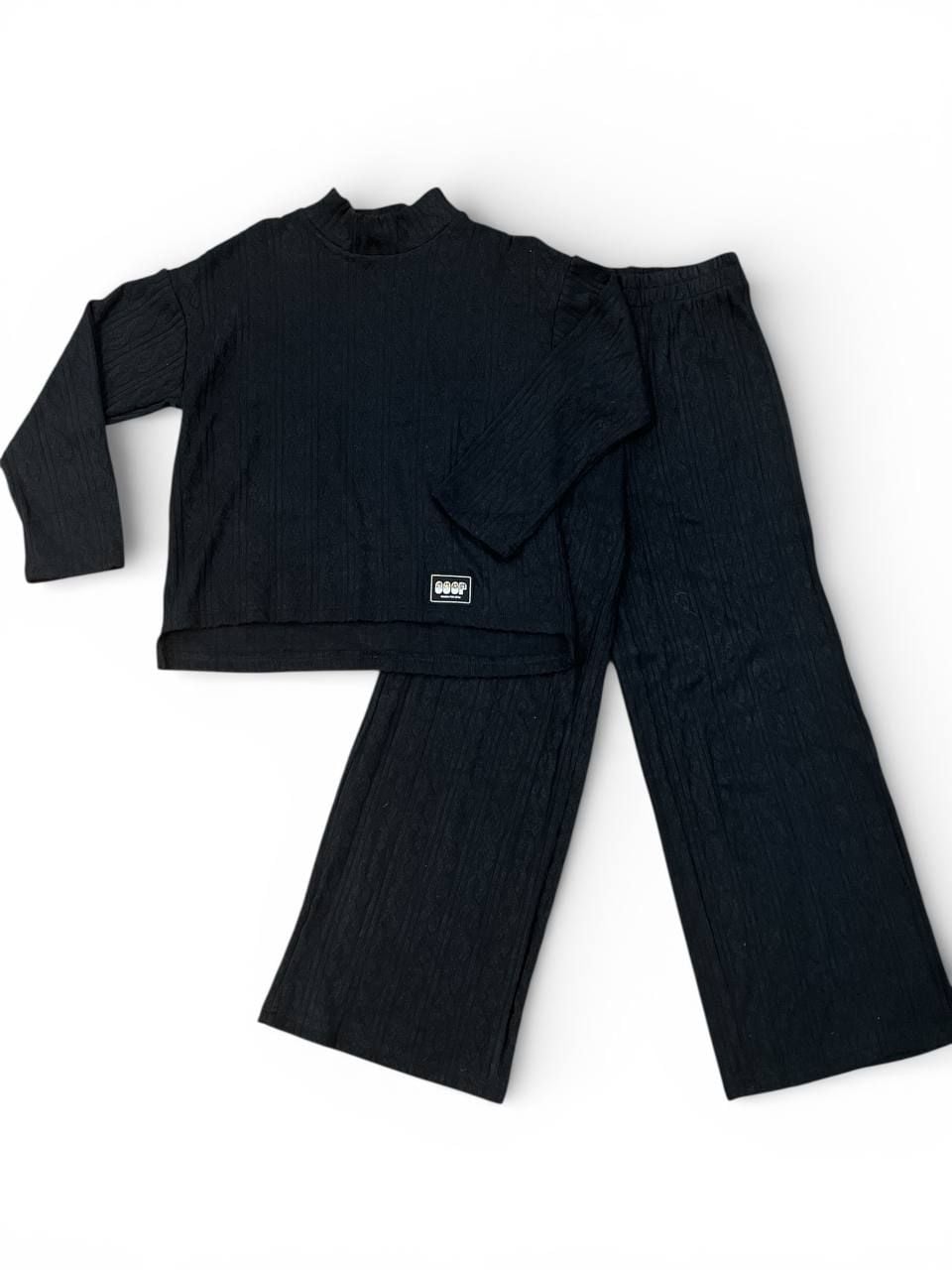 Костюм 13.56 чорний 146(р)