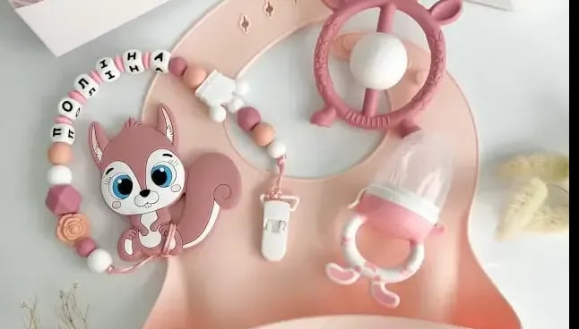 Пустушка та аксесуари