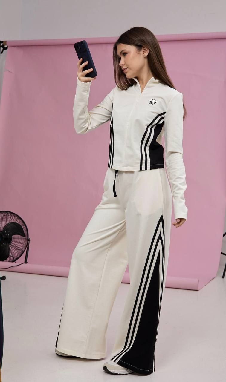 Костюм 0524 молочний 146(р)